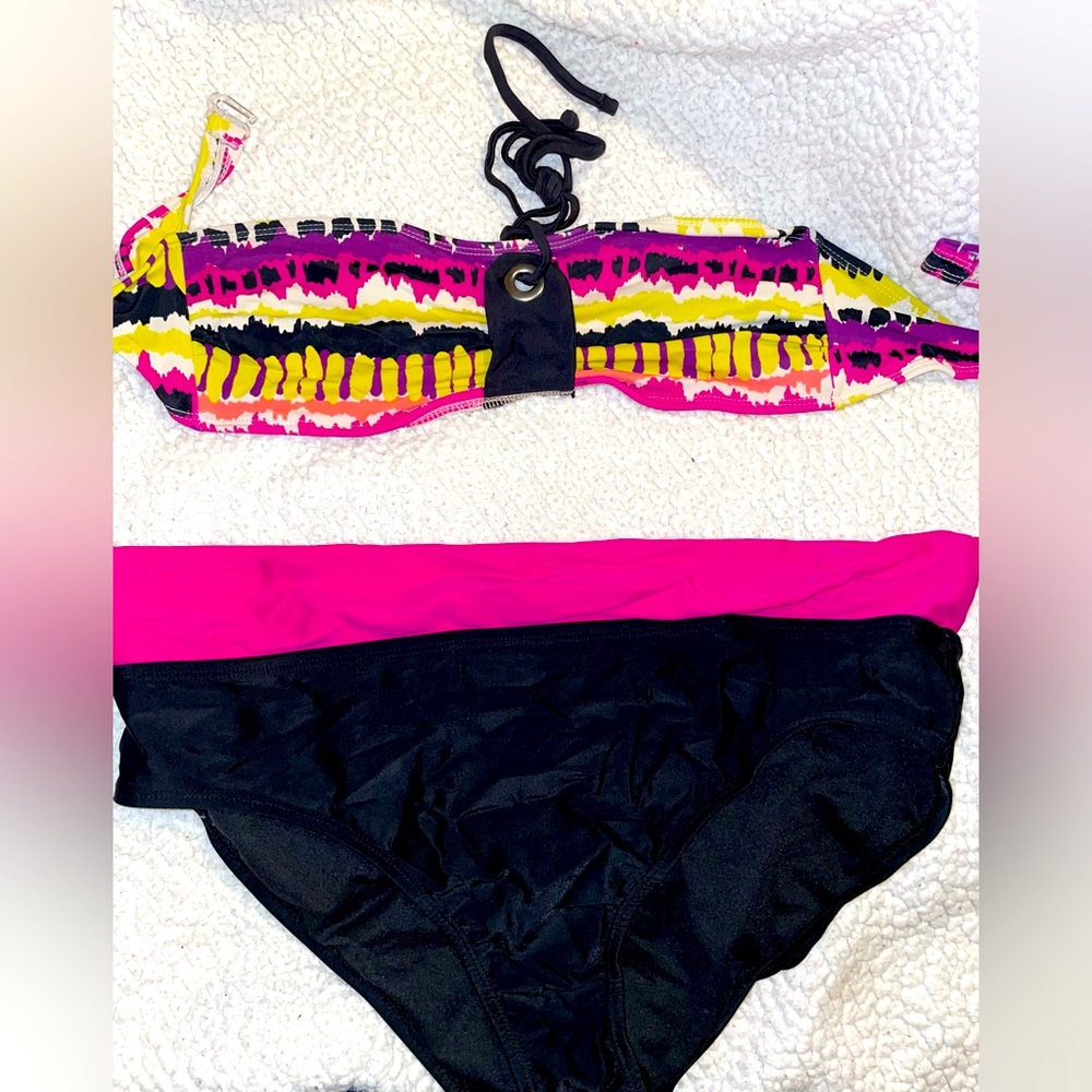 Ladies / Juniors swim suit.
